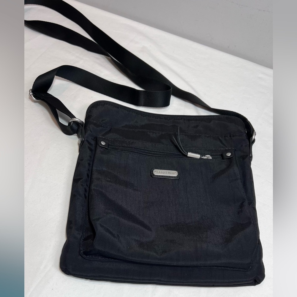 Baggallini medium black crossbody travel packable purse - Picture 2 of 9